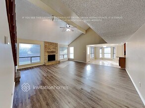 4364 Bentley Dr in Grand Prairie, TX - Foto de edificio - Building Photo
