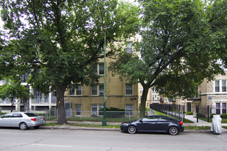 4841 N Ashland Ave in Chicago, IL - Foto de edificio - Building Photo