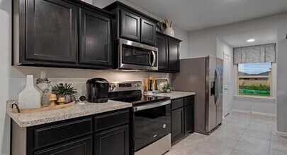 829 Loomis Trl in Justin, TX - Building Photo - Building Photo