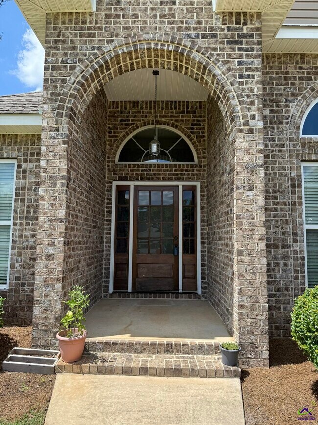 616 Amberley Ct in Kathleen, GA - Building Photo - Building Photo