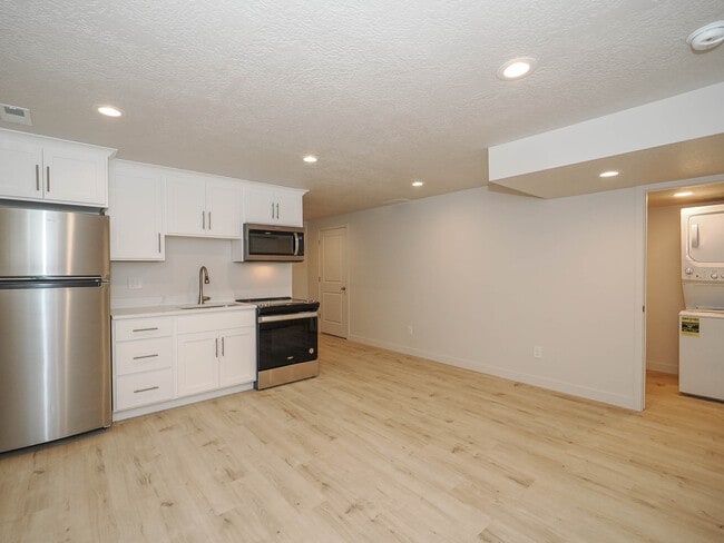 property at 2064 N Chianti St