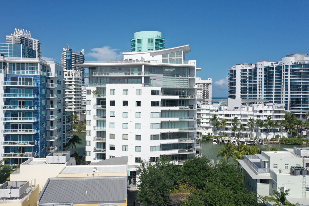 Gorlin at Aqua in Miami Beach, FL - Building Photo