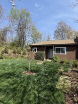 980 Sutton Ct in Charlottesville, VA - Building Photo