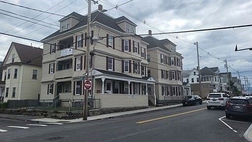 130 University Ave, Unit 138-2 in Lowell, MA - Foto de edificio - Building Photo