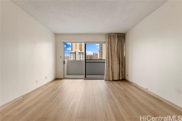 2421 Ala Wai Blvd in Honolulu, HI - Foto de edificio - Building Photo