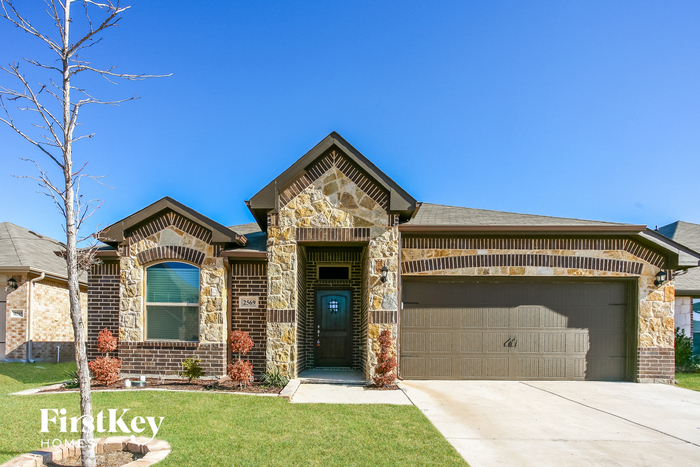 2569 Hadley St in Weatherford, TX - Building Photo