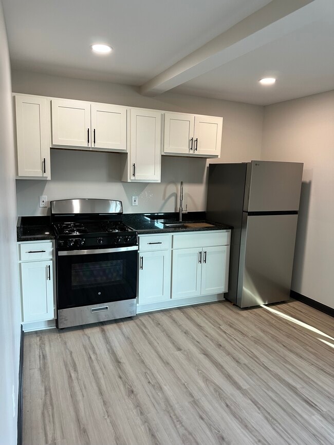 4260 S Park Ave, Unit 5