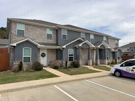 Aria Village in Whitehouse, TX - Building Photo