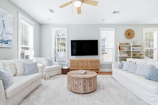 34 N Ryan St in Santa Rosa Beach, FL - Building Photo