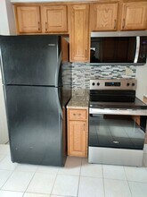 3014 N Vermont Ave in Royal Oak, MI - Building Photo - Building Photo