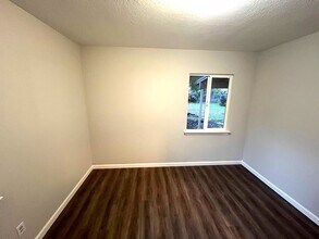 3033 W Sonoma Ave in Stockton, CA - Building Photo - Building Photo