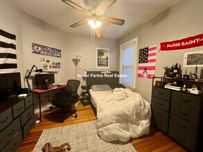 210 Harvard St, Unit 2 in Cambridge, MA - Building Photo - Building Photo