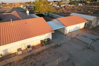 7653 Phelan Rd in Phelan, CA - Building Photo - Building Photo