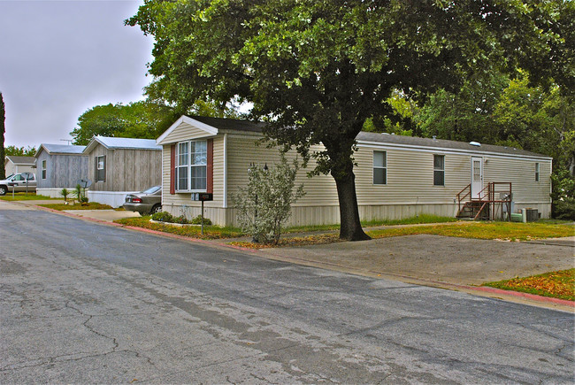 1025 W Pipeline Rd in Hurst, TX - Building Photo - Building Photo