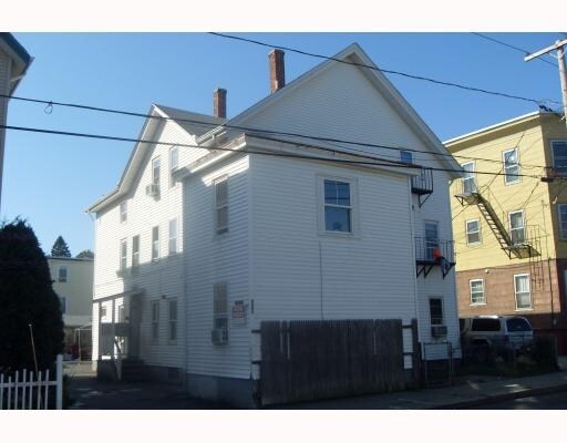 110-112 Foundry St in Central Falls, RI - Building Photo