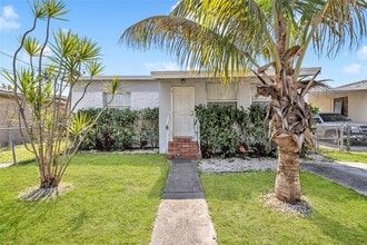 1176 NW 48th St in Miami, FL - Building Photo - Building Photo