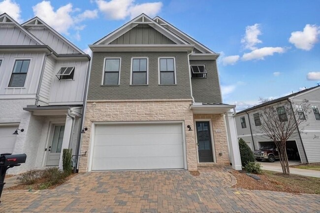 123 Village Green Ave in Woodstock, GA - Building Photo - Building Photo