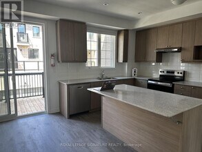 1259 Lily Cres in Milton, ON - Building Photo - Building Photo