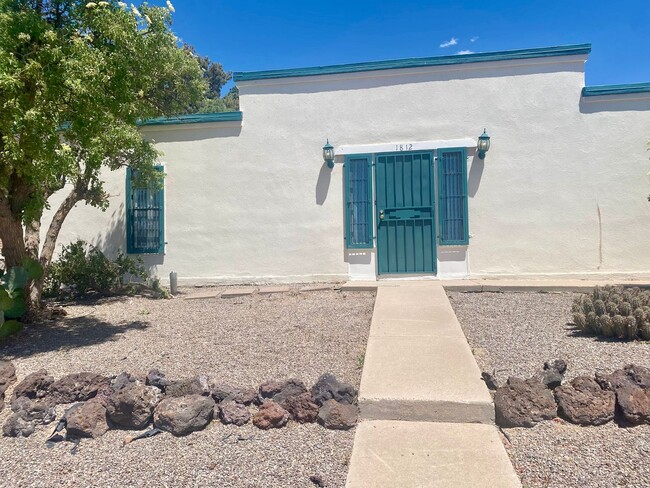 property at 1812 Pomona Dr