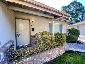 7714 Brentwood Dr in Stockton, CA - Building Photo