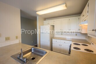 17580 NW Springville Rd in Portland, OR - Building Photo - Building Photo