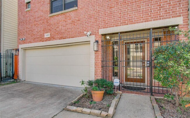6205 Dell St in Houston, TX - Building Photo - Building Photo