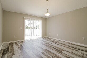 2114 Nicollett Way in Leesburg, FL - Building Photo - Building Photo