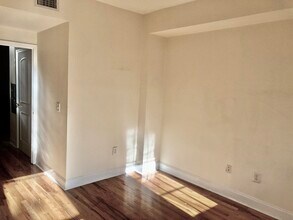 347 7th St in Jersey City, NJ - Building Photo - Building Photo