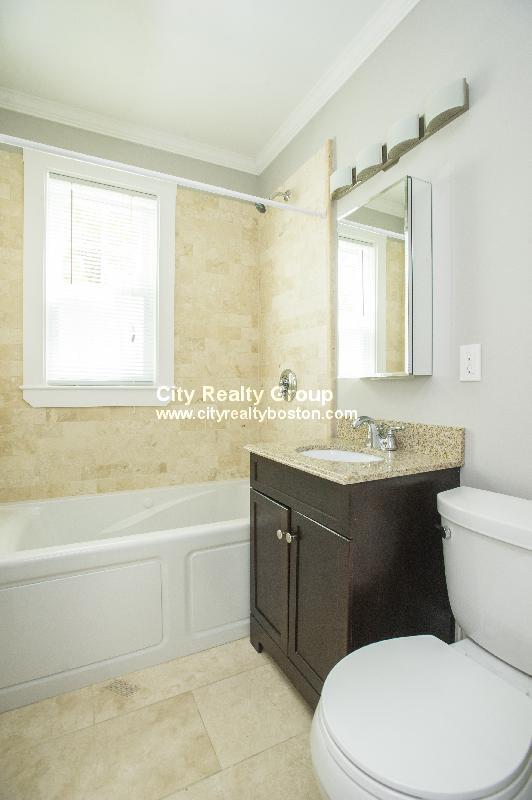 2969 Washington St, Unit 3 in Boston, MA - Building Photo - Building Photo