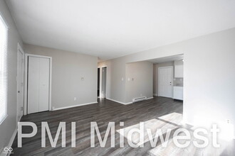 4881 300W in New Palestine, IN - Building Photo - Building Photo