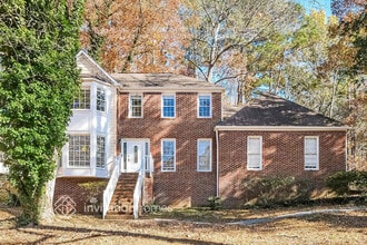 1361 Willowbrook Dr SW in Marietta, GA - Foto de edificio - Building Photo
