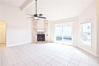 16813 Whitebrush Loop in Austin, TX - Building Photo - Building Photo