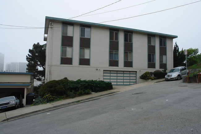 18 Gardiner Ave in South San Francisco, CA - Foto de edificio - Building Photo