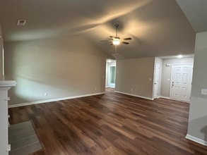 401 Grand Oaks Dr in Goldsboro, NC - Foto de edificio - Building Photo