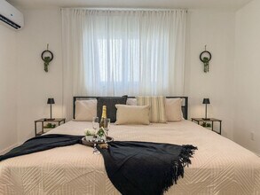 2321 NW 114th Terrace in Pembroke Pines, FL - Building Photo - Building Photo