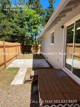280 SW Range Dr in Waldport, OR - Building Photo - Building Photo
