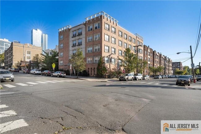 45 Broadway in Jersey City, NJ - Building Photo - Building Photo