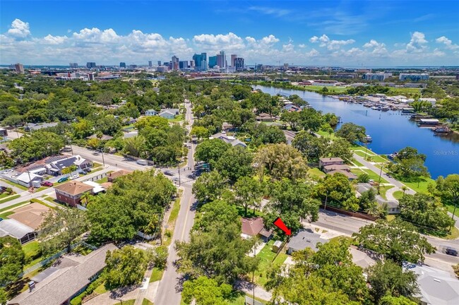 1003 W Columbus Dr in Tampa, FL - Building Photo - Building Photo