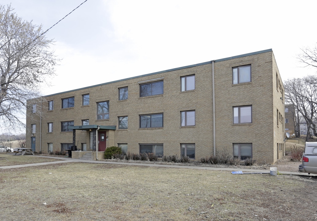 4653 Central Ave NE in Columbia Heights, MN - Building Photo