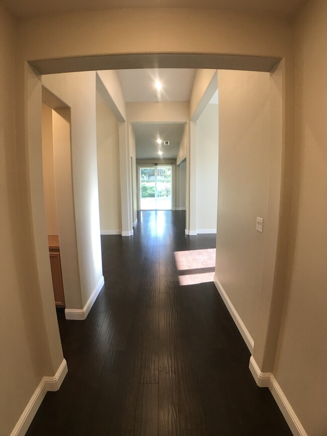 12318 Rambler Ave in Bakersfield, CA - Building Photo - Building Photo