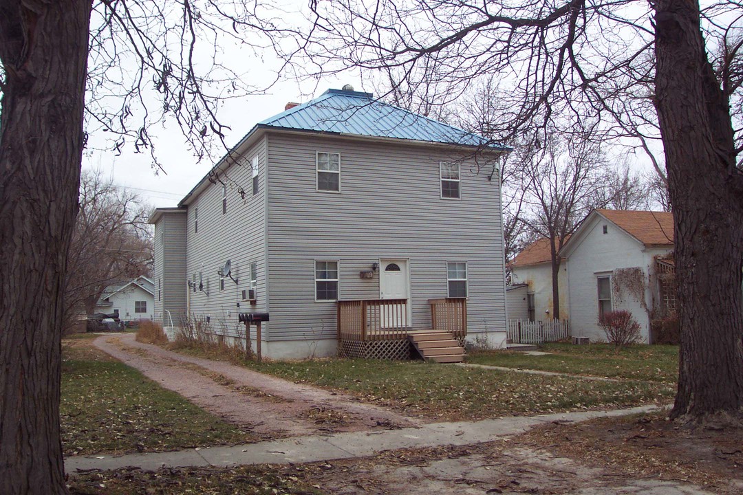 4 Unit Apartment in Chadron, NE - Building Photo