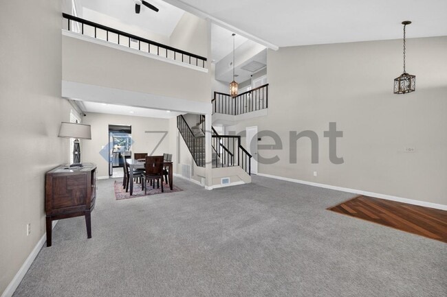 1665 Hawk Ridge Pl in Escondido, CA - Foto de edificio - Building Photo