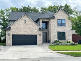 1578 Garden Park Dr in Troy, MI - Building Photo