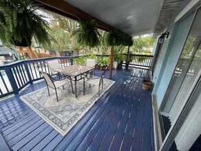 4143 Shore Acres Blvd NE in St. Petersburg, FL - Foto de edificio - Building Photo