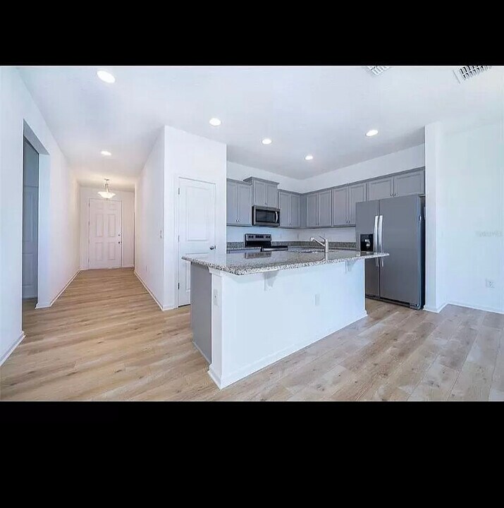 573 Disa Dr in Davenport, FL - Building Photo