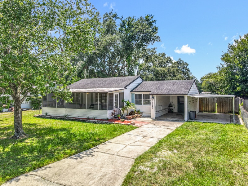2542 S Palmetto Ave in Sanford, FL - Building Photo