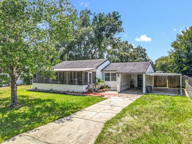 property at 2542 S Palmetto Ave