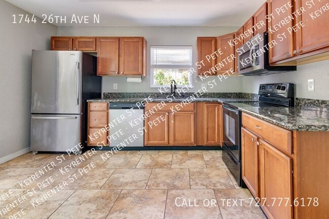 1744 26th Ave N in St. Petersburg, FL - Building Photo - Building Photo