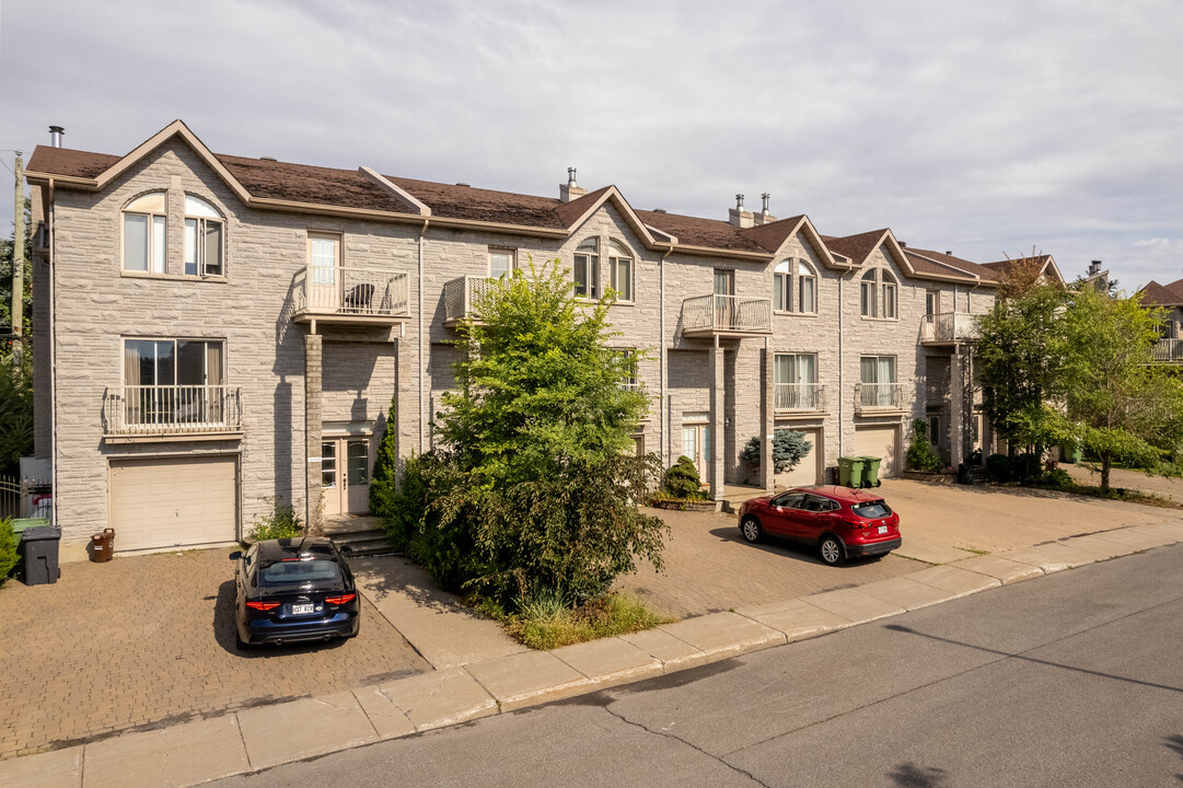 6876 Marie-Guyart Rue in Montréal, QC - Building Photo