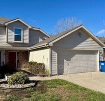 4963 Stoneback Dr in Lawrence, KS - Building Photo